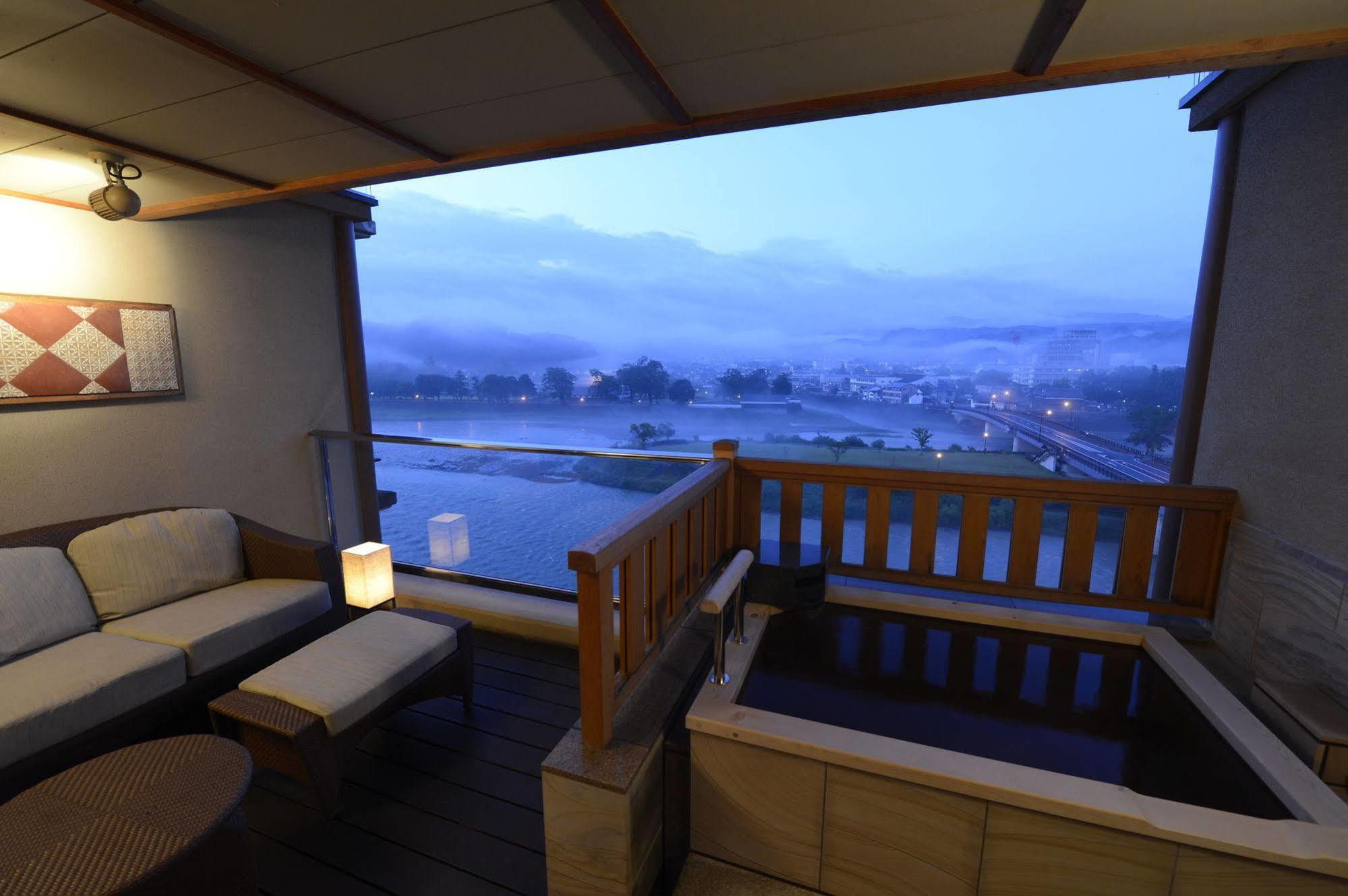 היטויושי Ryokan Ayu No Sato מראה חיצוני תמונה
