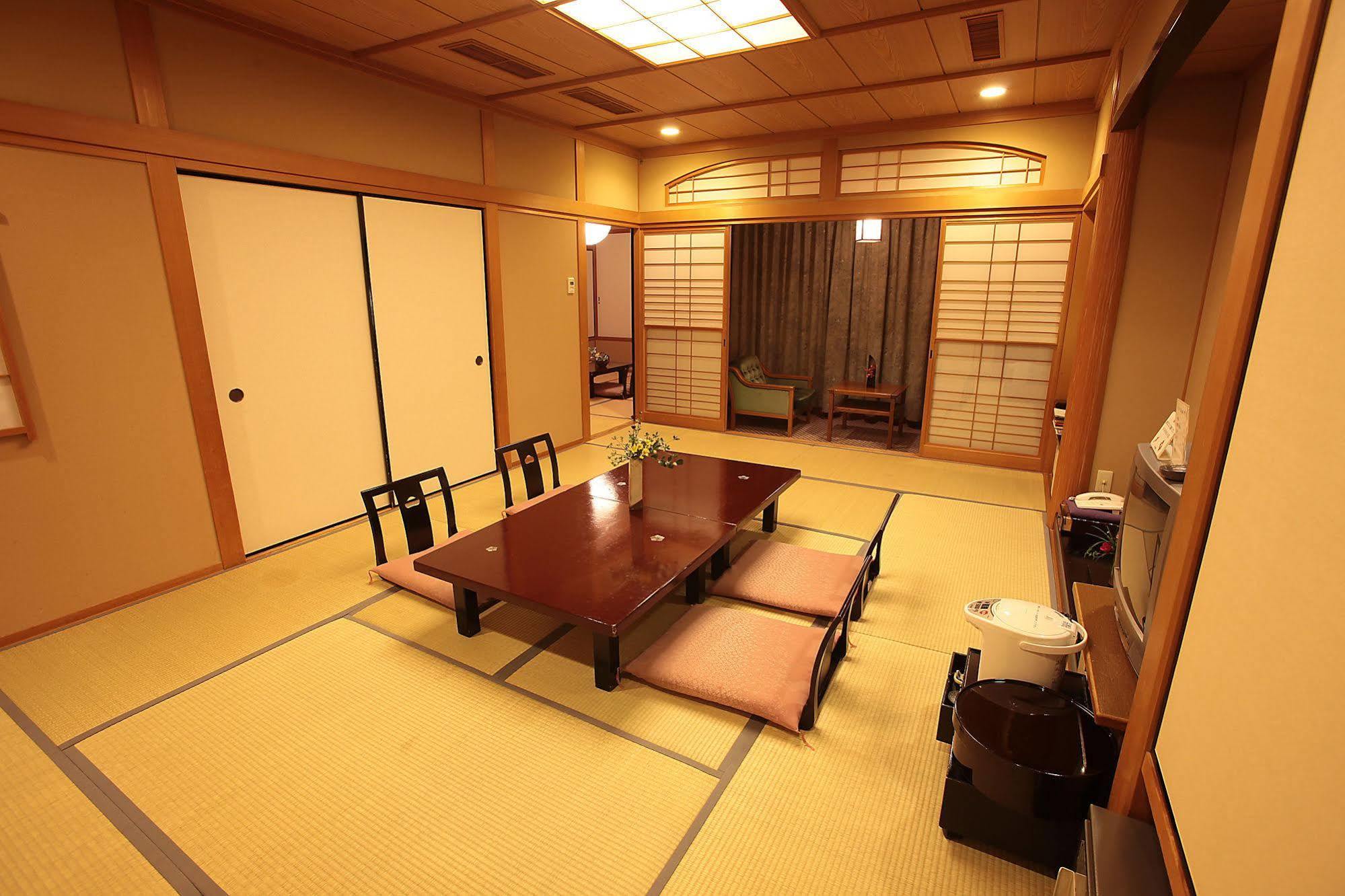 היטויושי Ryokan Ayu No Sato מראה חיצוני תמונה